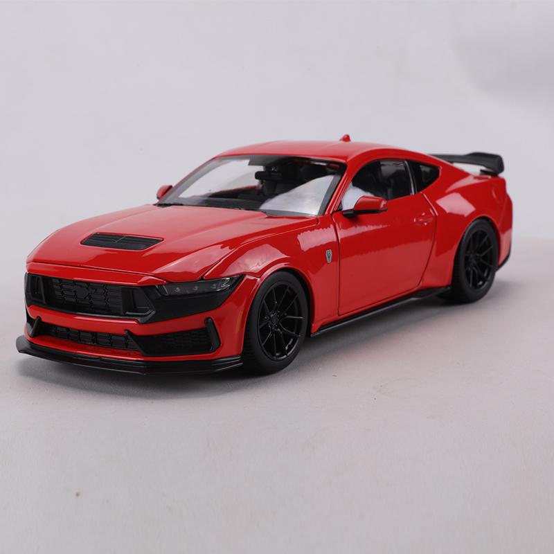 Maisto 1:24 2024 Ford Mustang Dark Harse Die-cast Alloy Car Model Toy Collectible Ornament