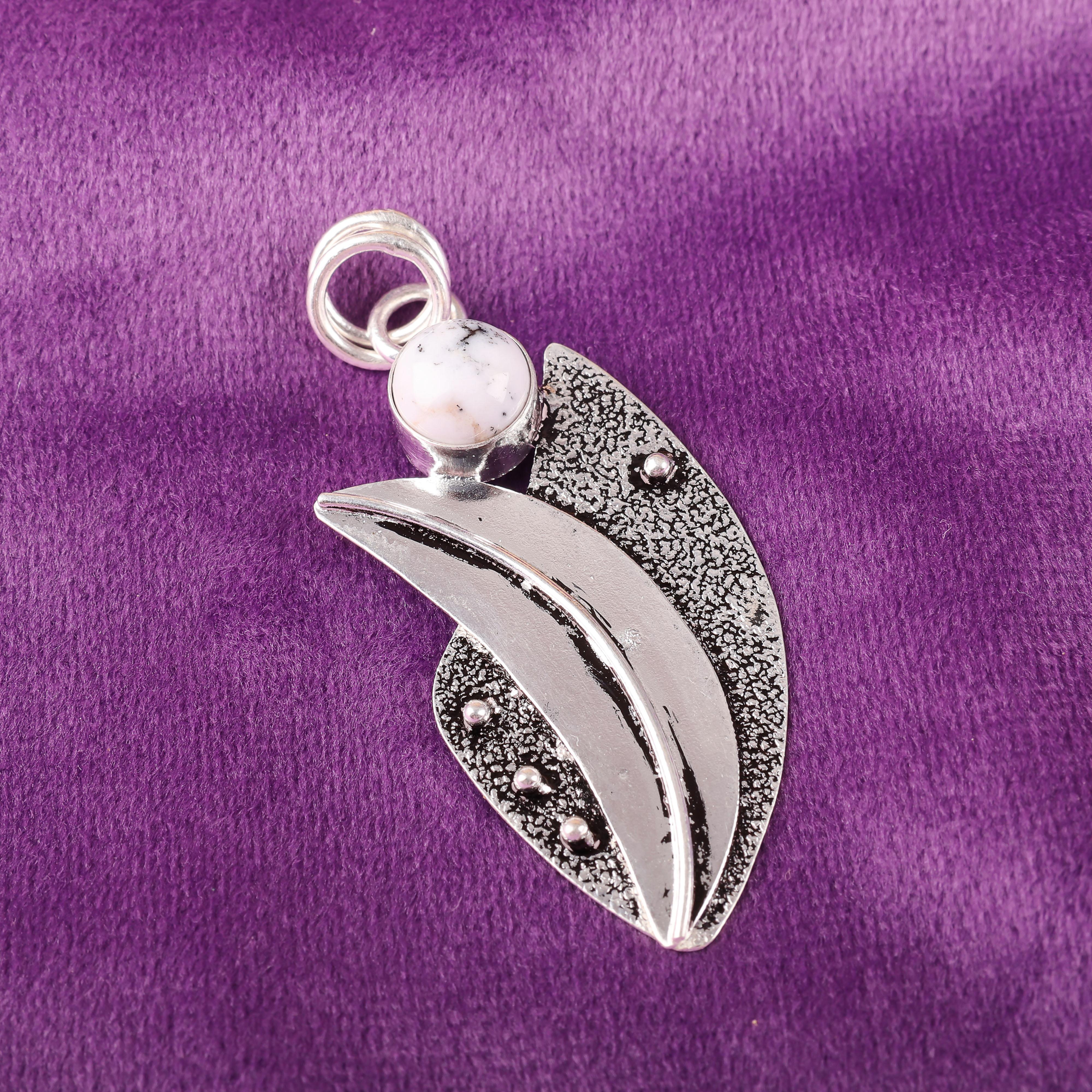 

Украшения из дендритового опала, Подвеска из стерлингового серебра 925 пробы, Великолепная серебряная подвеска ручной работы для подарка на День благодарения 2.05 inches белый