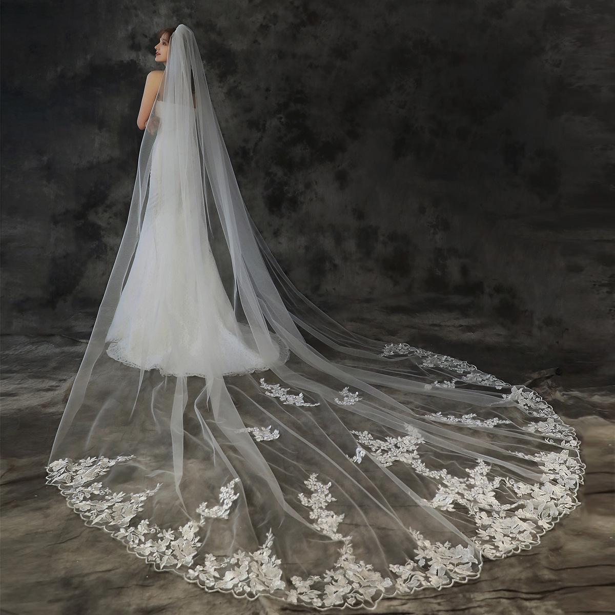 

Европейская соборная свадебная фата с кружевной отделкой Ivory