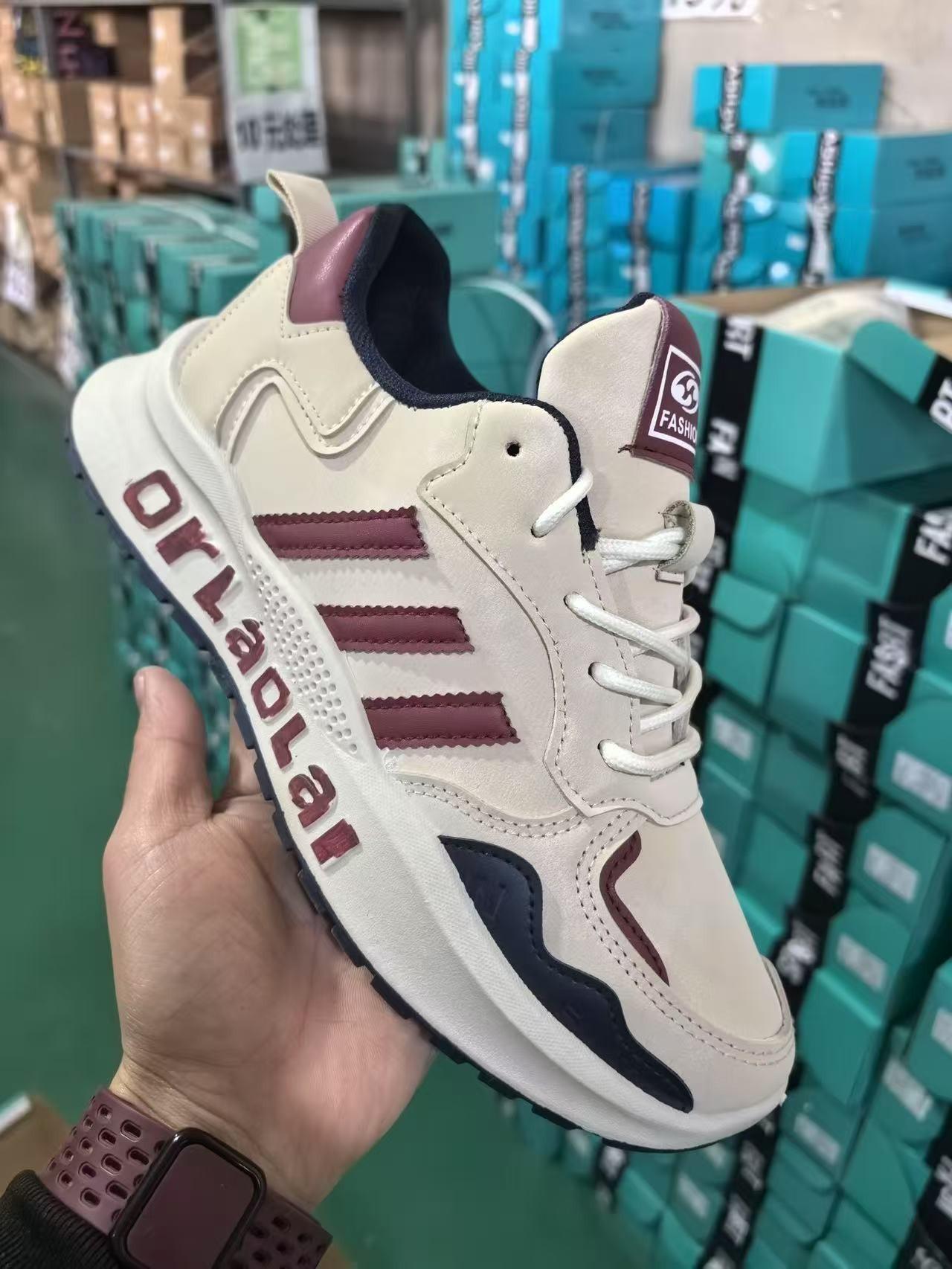 

Чоловіче взуття ретро татові туфлі 2025 весна новинка комфортне повсякденне взуття дихаюче спортивне взуття чоловічі ультралегкі кросівки для бігу 44 бежевий