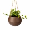 Vaso da fiori emisferico marrone da appendere per piante sul balcone