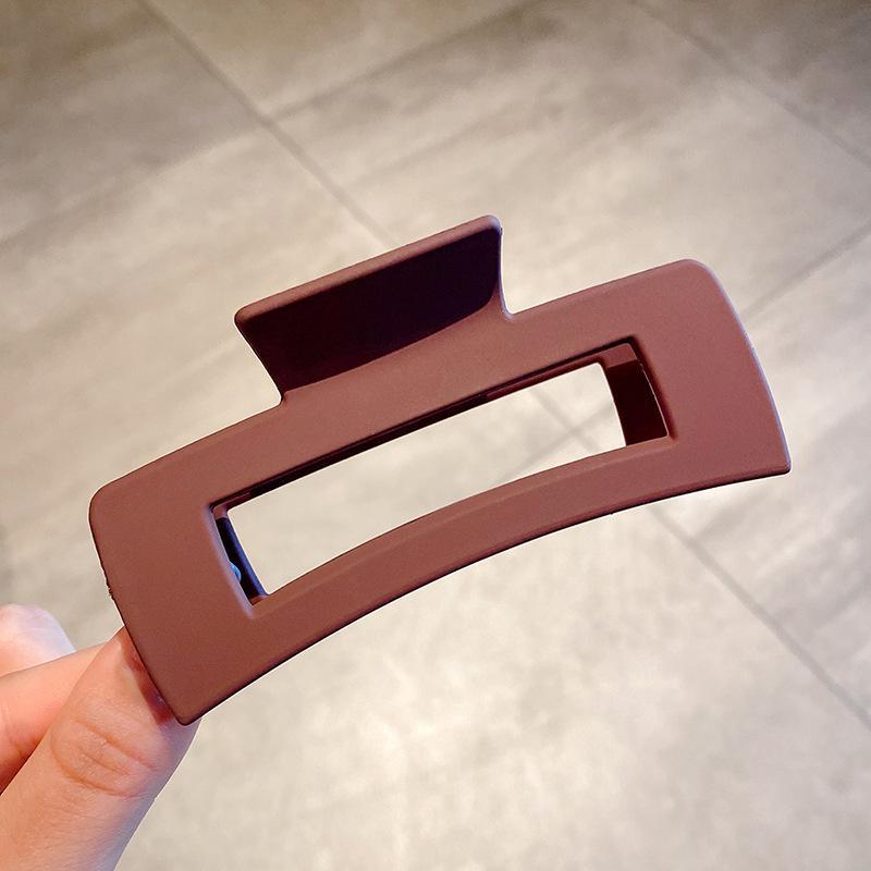 Versatile Milk Coffee Hair Clip: Large, Simple Shark Design for Women