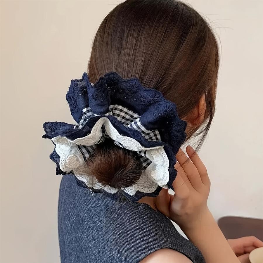 A Set of Women'S French-Style Intricate Design High-End Lace Four-Layer Hollow Edge Large Intestine Hair Tie