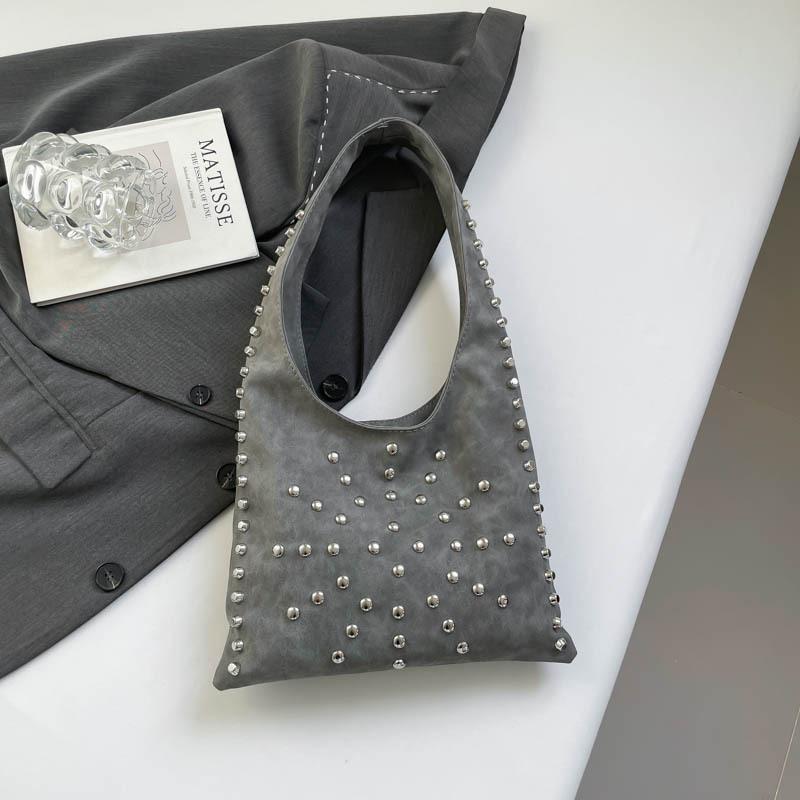 Underarm Bag Women's Winter New Personality Trendy Cool Rivet Handbag Large Capacity Fashion Shoulder Bag