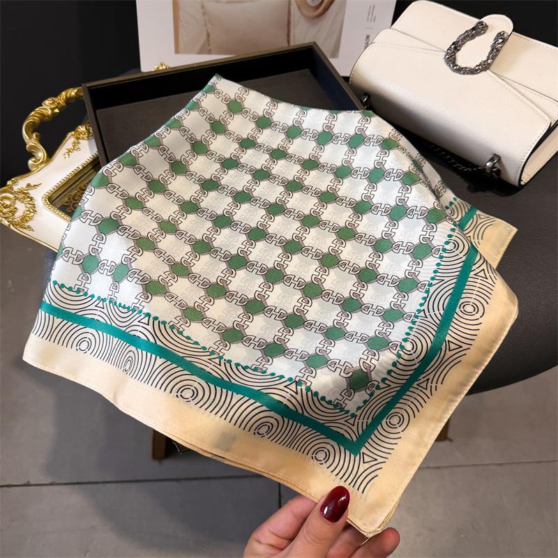 Geometric chain printed silk scarf square scarf high-end sense versatile shawl sunscreen neck small square scarf headscarf women's scarf