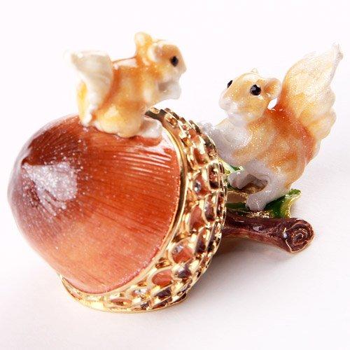 Piearth, the Leading Brand of Crystal Jewelry Boxes, Offers the Acorn Design Jewelry Box At the Piearth Direct Shop.