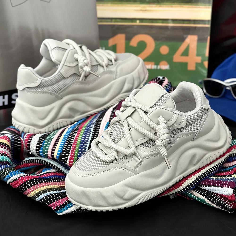 Fashion Men’s Vulcanized Sneakers Street Style Platform Walking Shoes for Men New Outdoor Casual Bread Shoes 2024 Zapatos De Hombre
