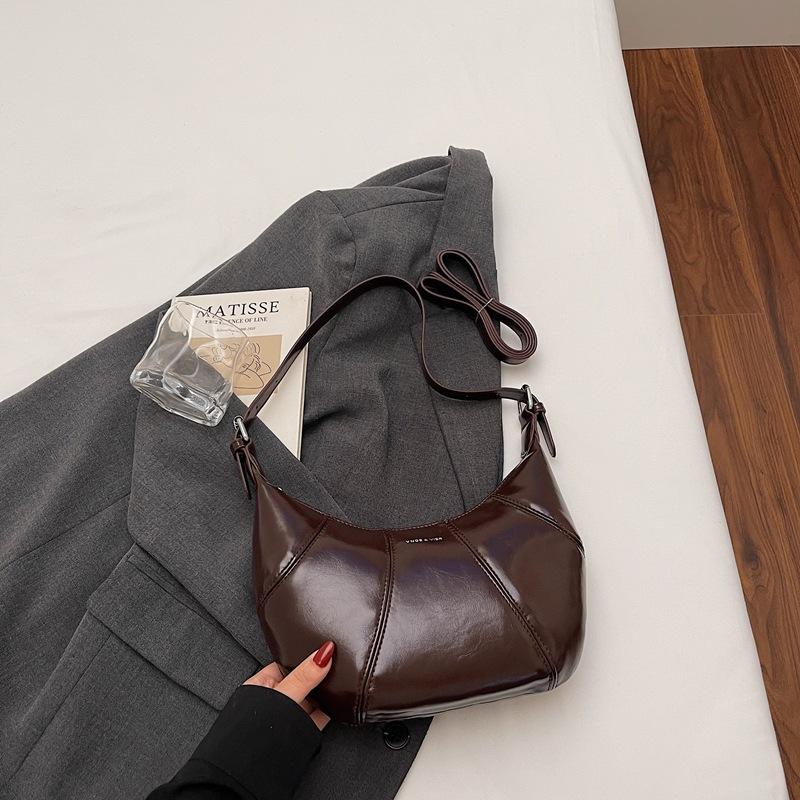 Premium Autumn and Winter Maillard Style New Fashion Versatile Messenger Bag Commuter Niche Single Shoulder Dumpling Bag Light Luxury