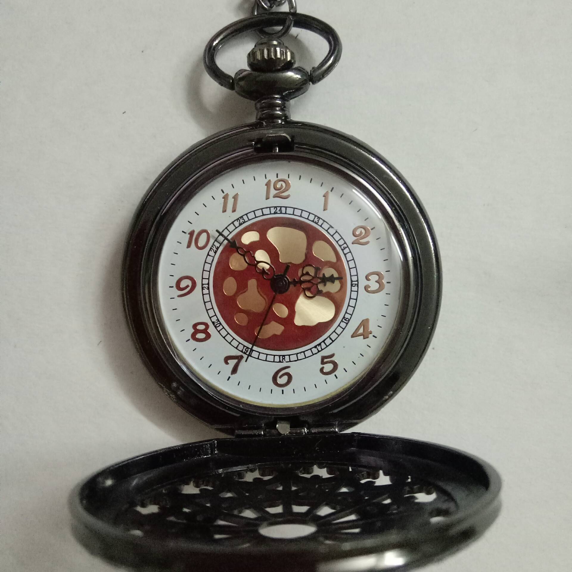 

Ностальгические карманные часы с большим черным кварцевым механизмом и полым дизайном в виде паутины