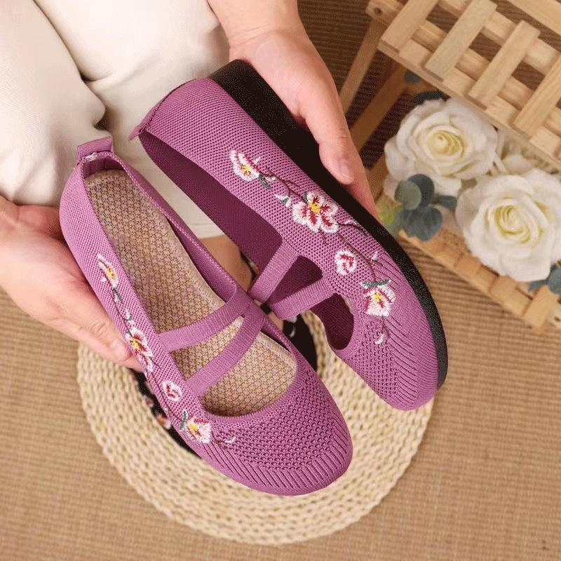 2025 ****** and Summer New Old ******* Cloth Shoes Women's Shallow Mouth Embroidered Mother Shoes S**t Sole Non-slip One-pedal Women's Single Shoes