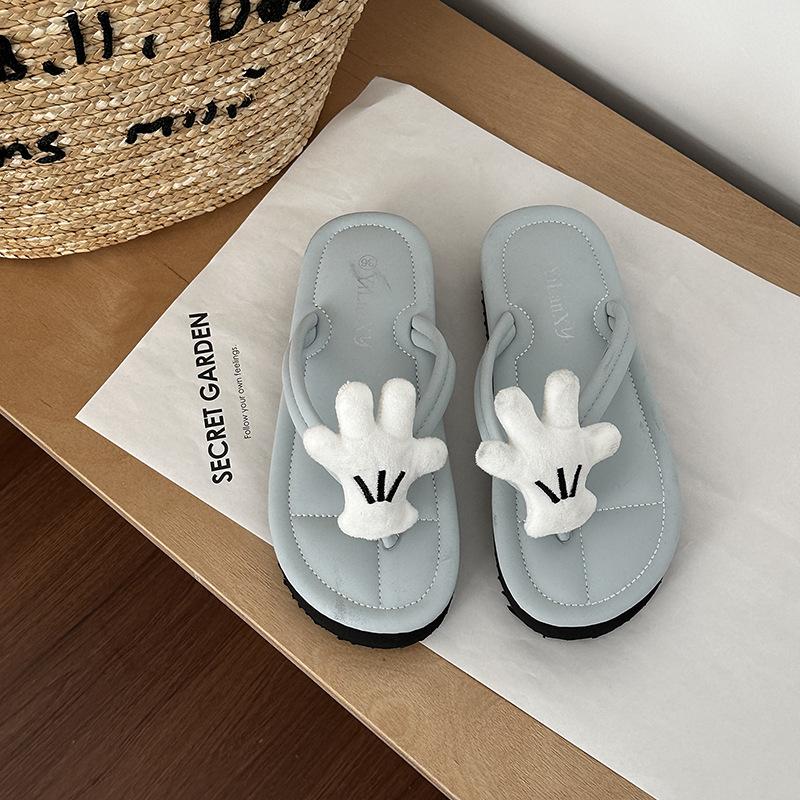 

Design sense niche flat-bottomed sandals outer wear flip-flops 2025 spring and summer Korean version of the new sandals women s shoes 35