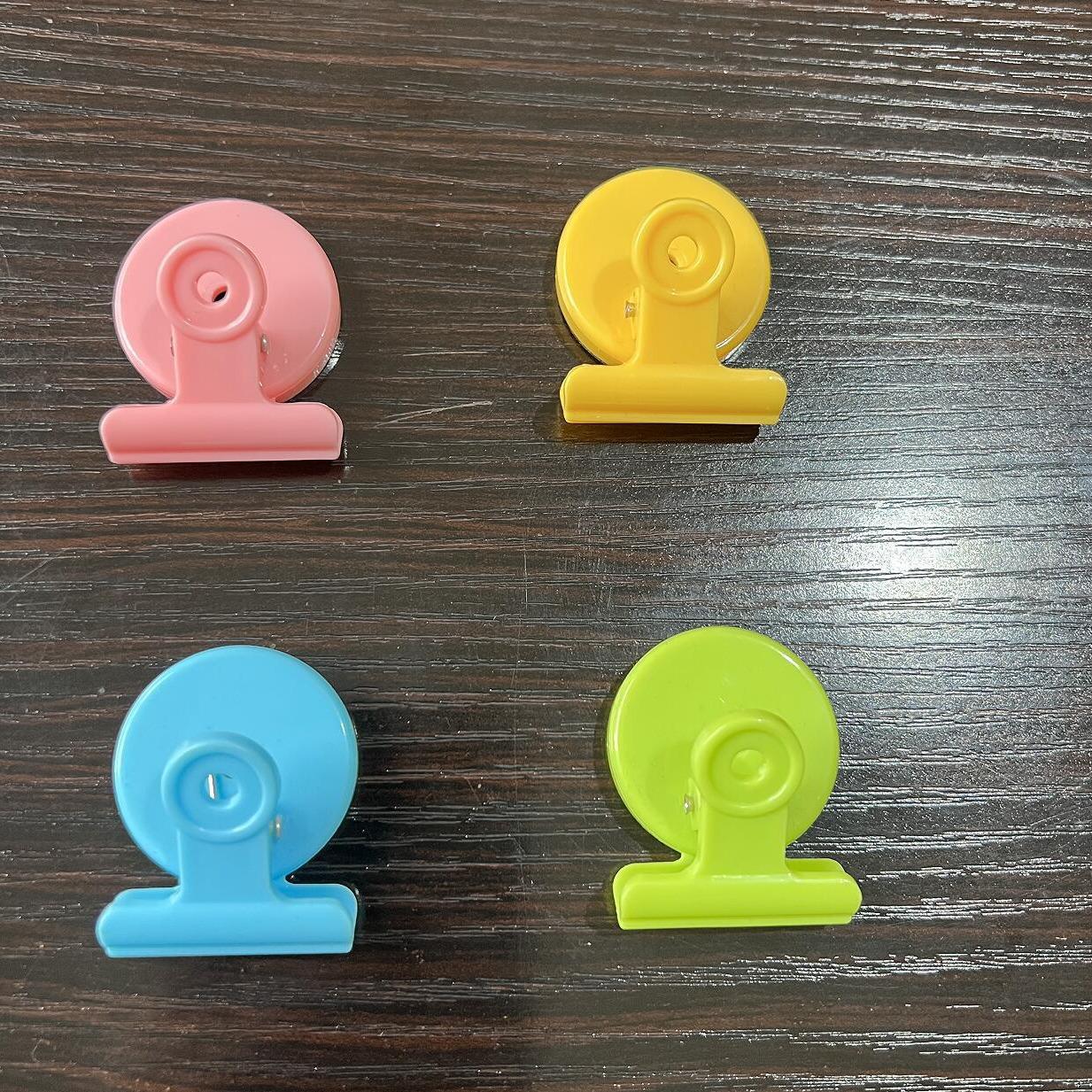 

2022 Magnetic Plastic Clips - Round, Colorful & Strong for Refrigerators 30mm синий