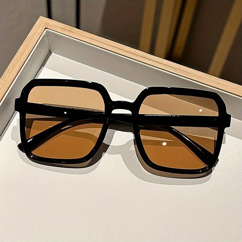 Extrem Große Stylische Sonnenbrille für Damen mit Quadratischem Plastik-Dekor für den Täglichen Gebrauch und den Außenbereich