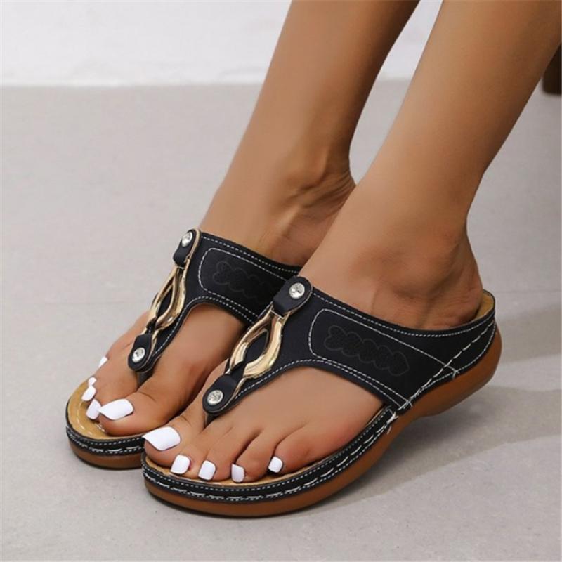 Fashion Women Comfortable Thick Sole Slope Heel Sandals Casual Pinch Toe Wearing Bohemian Sandals 2025 New Summer Women’s Sandals
