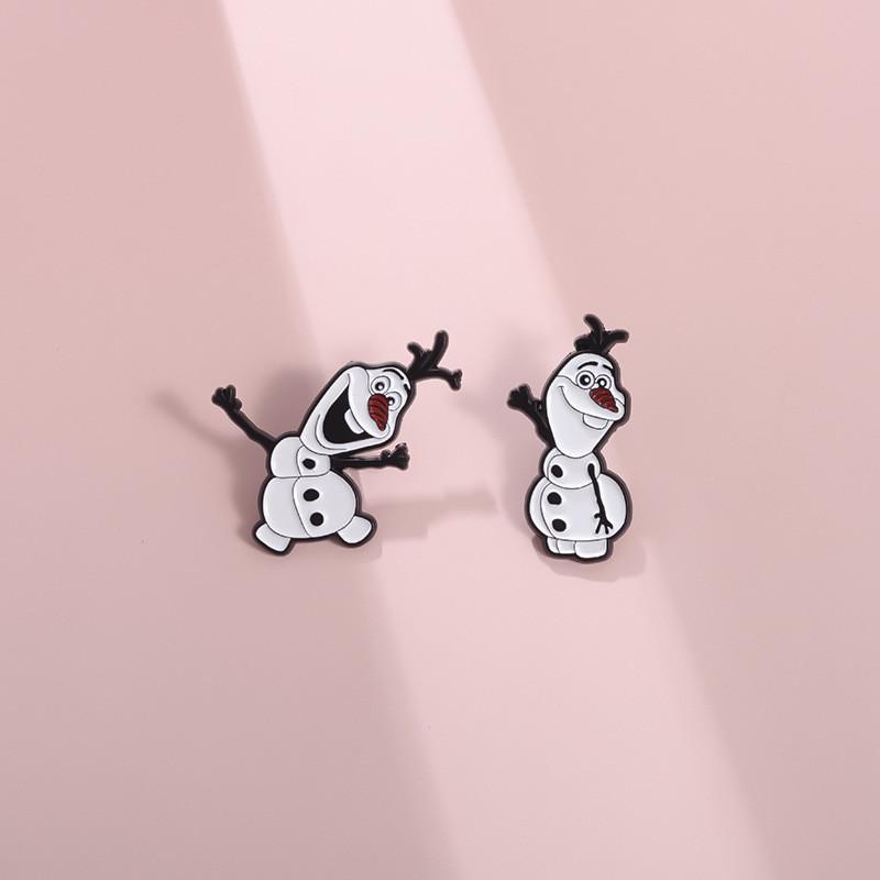 Entzückende Cartoon Schneemann Legierungsbrosche Charmantes Accessoire für ein lustiges Mode-Statement