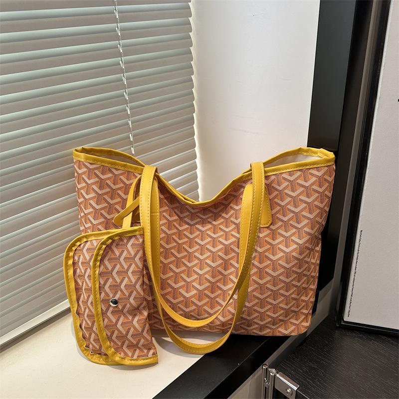 

Fashion new single shoulder large capacity handbag travel storage niche underarm cabbage basket tote bag women жёлтый