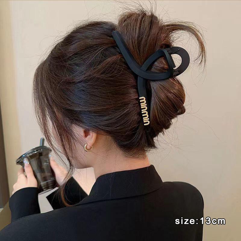 

Matte Wave Shark Hair Claw Clip Large Size 13cm Non Slip Strong Hold Hair Accessory for Women and Girls Suitable for Thick and Thin Hair One Size