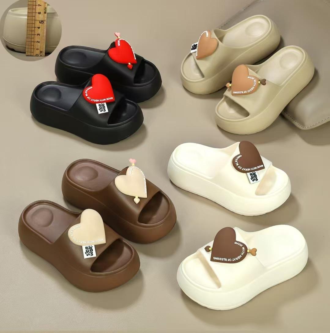 

Thick-soled slippers women s love high heels simple style solid color outer wear non-slip beach summer versatile fashion home slippers 39-40 темно-коричневого кольору