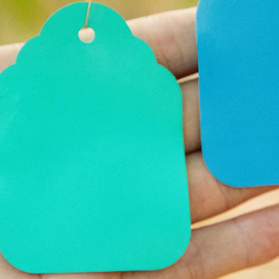 100 etiquetas para plantas, de plástico, resistentes al agua y a la intemperie, coloridas y colgantes para jardín.