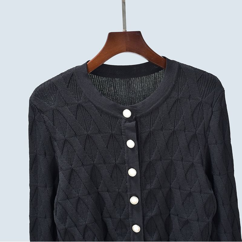 High Quality Recommend Spring and Autumn Round Neck Classic Style Pearl Buckle Drape Knit Lines Long Sleeves Short Cardigan Coat Women