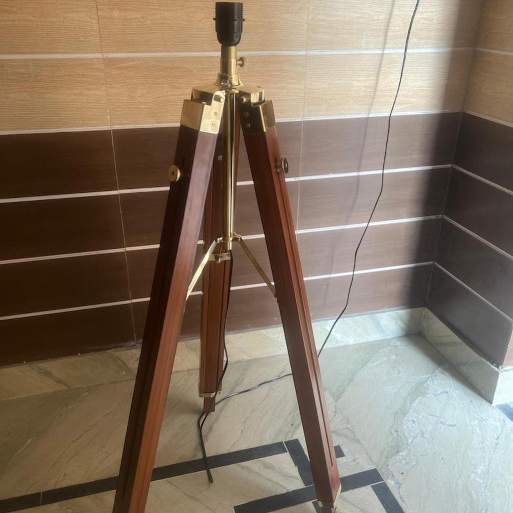 Tripod Floor Lamp Adjustable Height Tall Standing Lamp for Living Room, Dining Room& Christmas Décor Industrial Lighting Fixture for Corners