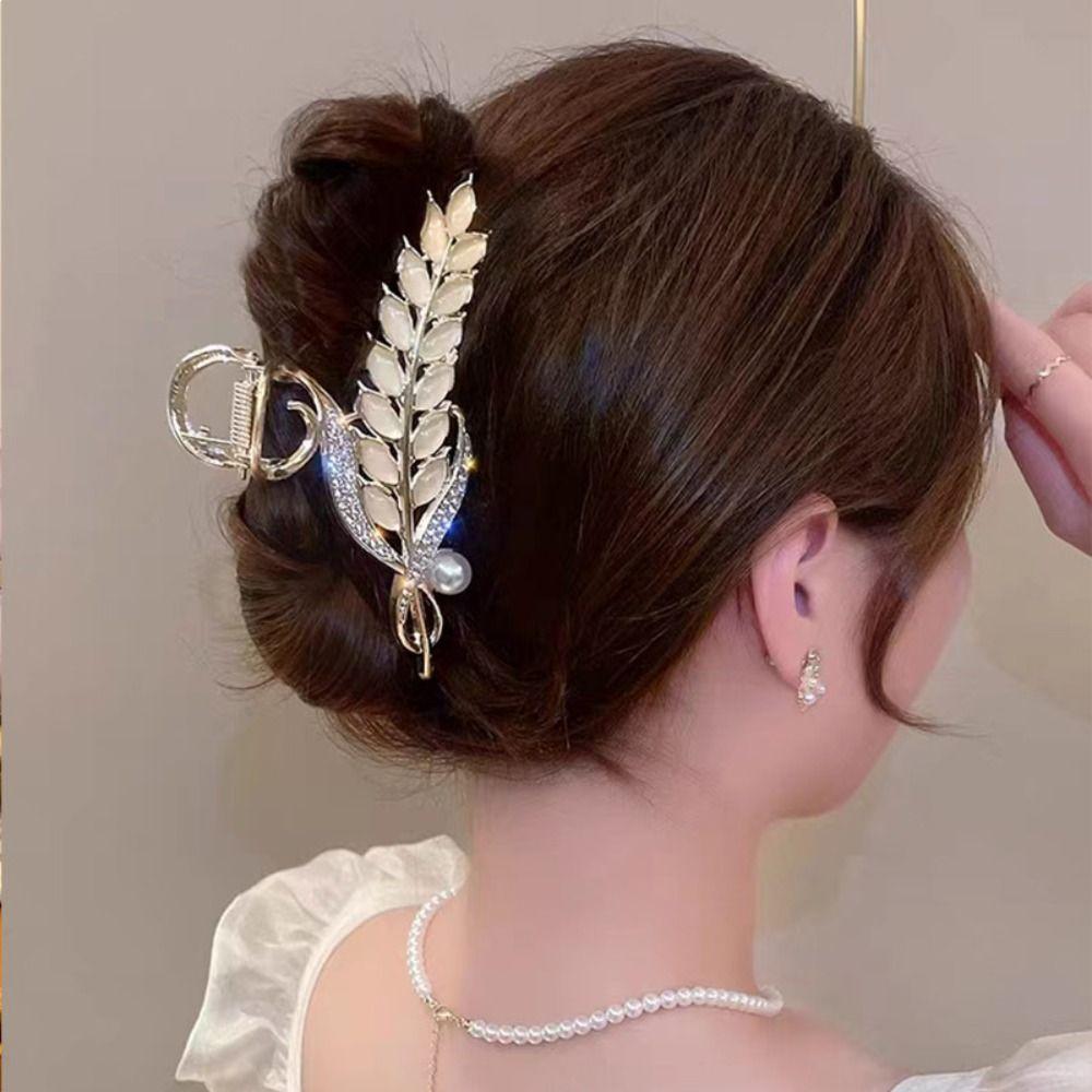 with Pearls Wheat Ear Hair Grab Headdress Luxury Hair Claw Elegance Shark Clip  Back of The Head