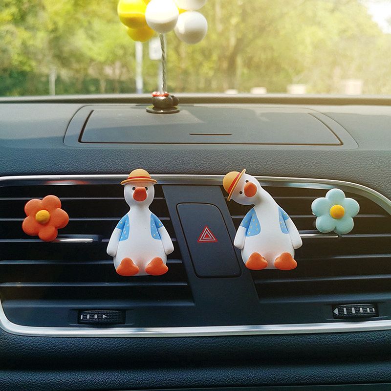 Auto Perfume Aromatherapy Cute Cheering Duck Head Tilt Duck Air Conditioner Air Outlet Clip Car Interior Ornaments Ins Fragrant Stone