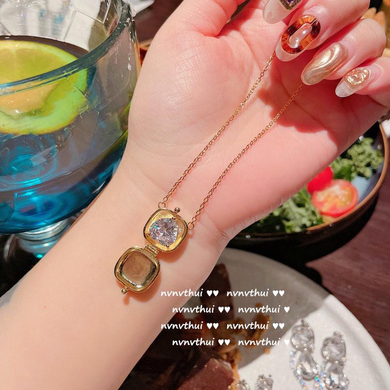 

Paper Drunk Gold Fan Peach Heart Gemstone Ring, Designer Plated 18K Gold Geometric Zircon Can Be Opened Photo Box Necklace Set the opening is adjustable