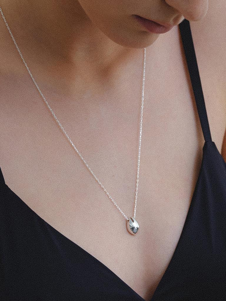 Leeenoir Egg Ball Necklace