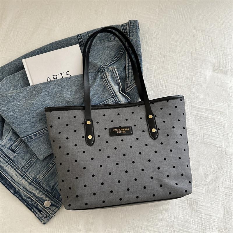Trendy Casual Commuter Tote Bag In Red Polka Dot And Black Heart Patterns For Fashion-forward Students