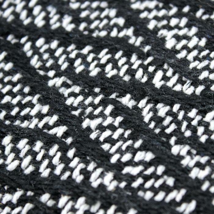 Coussin ethnique motif chevron blanc noir 60x40