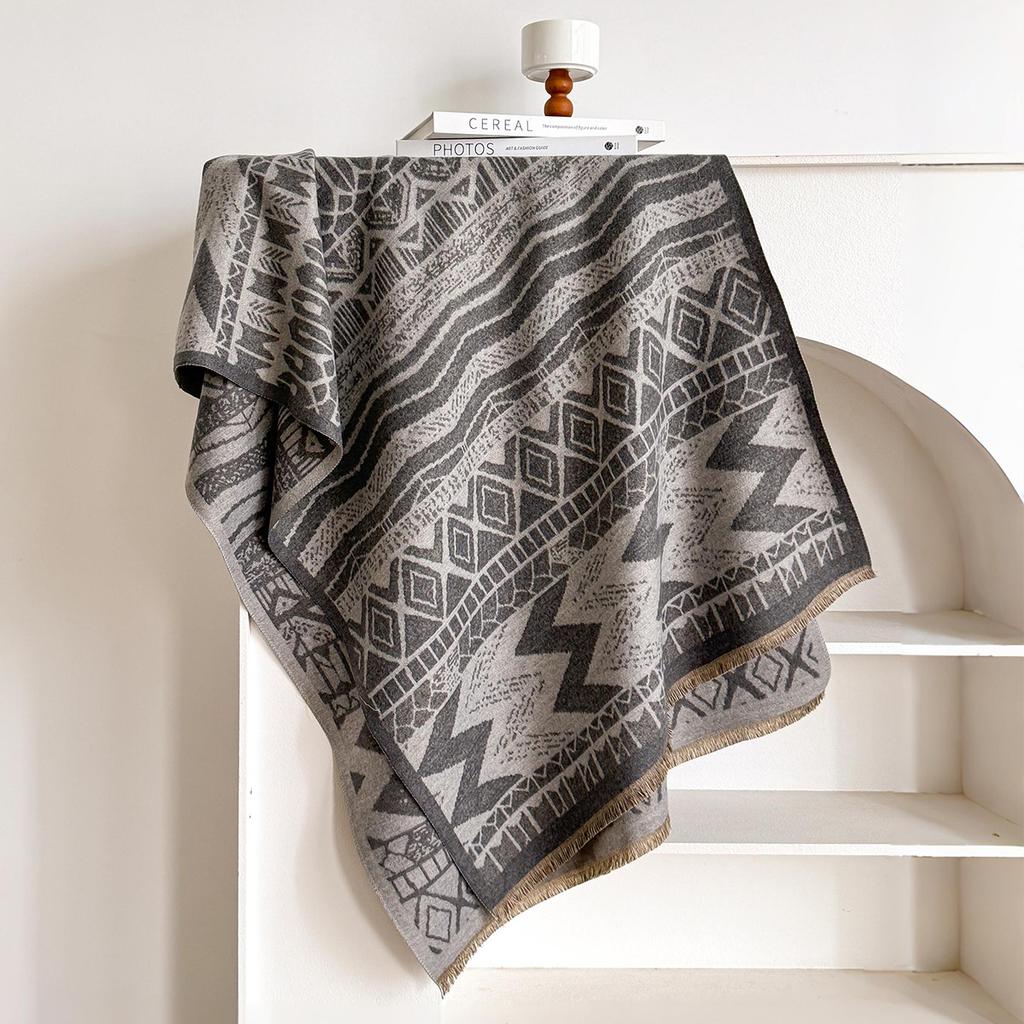 Winter Geometric Splicing Letters Versatile Simple Neck Protection Warm Scarves High Temperament Women Two-Sided Jacquard Shawl