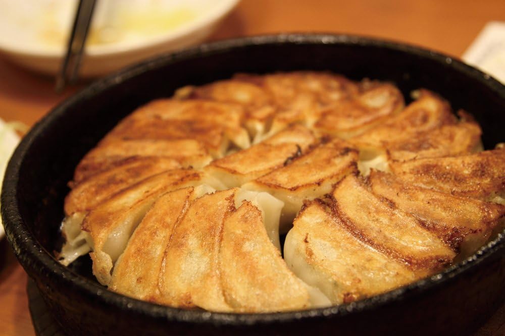 Ikenaga Iron Works Gyoza Iron Pot, 15cm, for Gas Stoves Only, with Handle and Wooden Base, Made in Japan, AGY5501