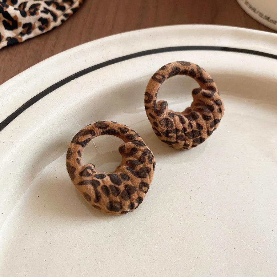 Geometric Leopard Print Heart Flower Stud Earrings - Retro & Versatile Luxury for Women