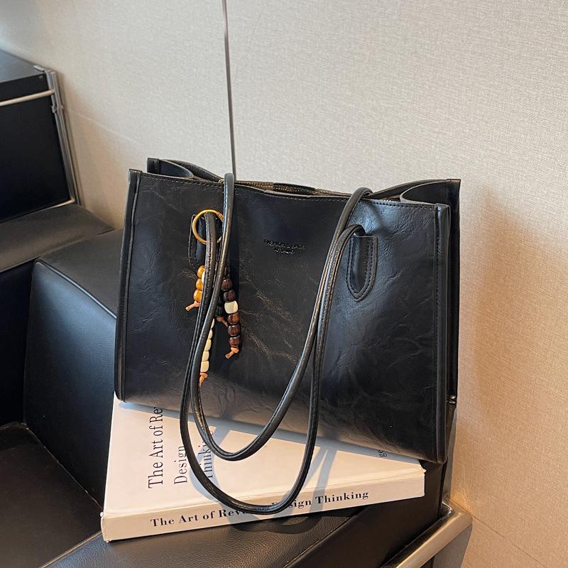 

Retro tote bag women s 2025 autumn and winter new large-capacity commuter shoulder bag versatile portable underarm bag no pendant чёрный