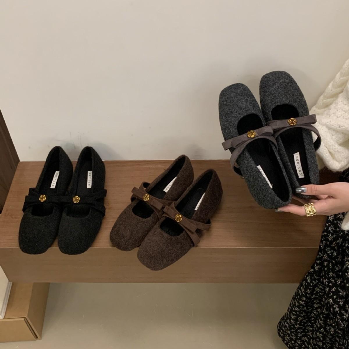 

2025 autumn and winter new round head bow inner slope heel velvet warm Mary Jane women s shoes 39 серый