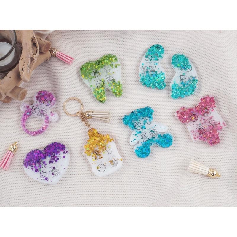 Cute Silicone Resin Keychain Mold Set Jewelry Pendant Casting Mold DIY Epoxy Keychain Mold with Keychain Rings Tassel