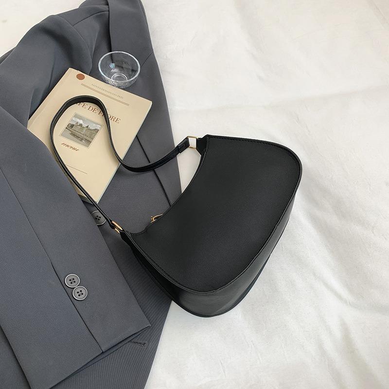 Patent Leather Minimalist Bag Women's New Solid Color Texture Underarm Bag Versatile Fashion Casual Shoulder Bag