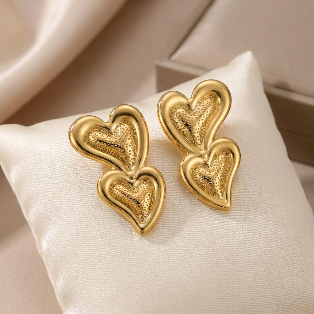 INSSGG Retro Double Heart Earrings: Titanium Steel, European & American Haute Couture Style.