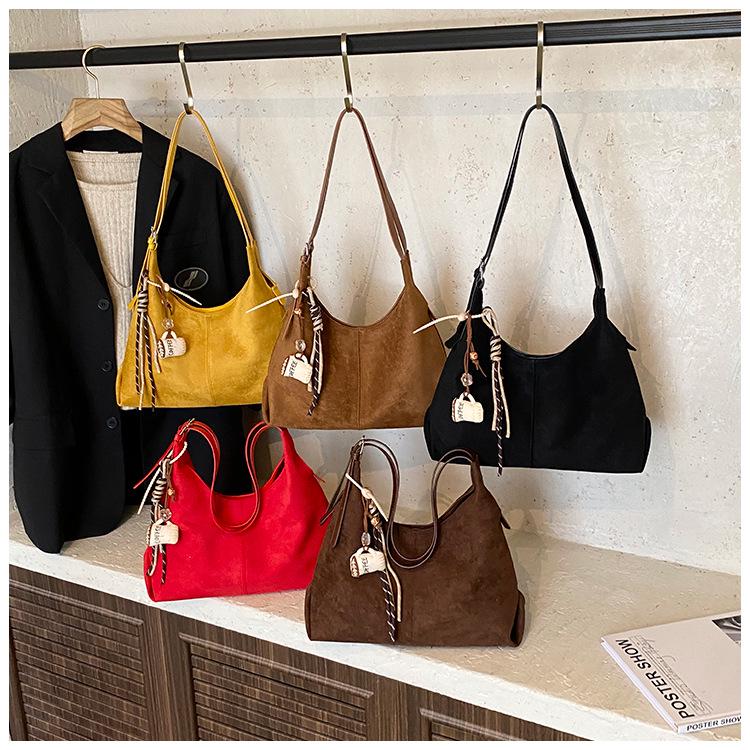 Stylish Suede Retro One-Shoulder Tote: Versatile Large-Capacity Commuter Bag