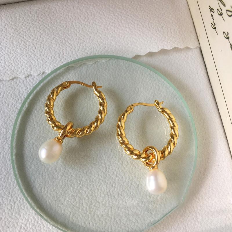 Gold Color Round Circle Twisted Hoop Earrings for Women Fashion Pearl Pendant Dangle Earrings Temperament Zircon Gift золотой