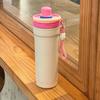 700ml Edelstahl Thermosflasche Kaffeebecher Vakuumisoliert Thermos-Strohhalmbecher Tragbarer Auto-Reisebecher Hält Kalt und Heiß