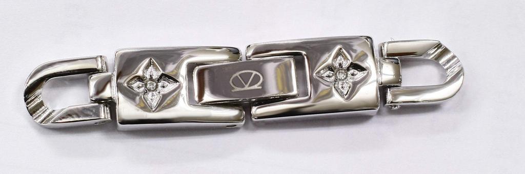 Fiskbensmönstrad Pelle Valentino Naturlig Diamant Magnetisk Halsband Storlek (Platina, M)