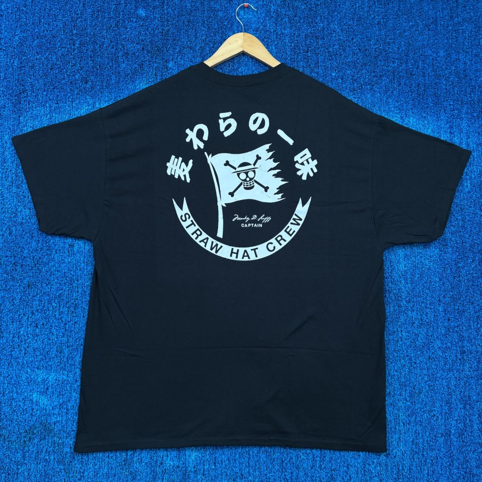 The Straw Hat Crew Cpt Monkey D Luffy One Piece Anime Tee 2X Unisex T-Shirt M