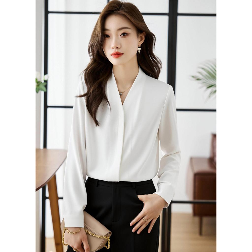 2026 Spring/Summer Versatile V-Neck Long-Sleeved Shirt