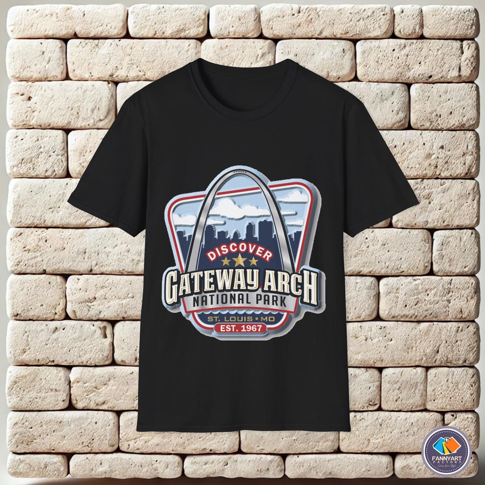 Gateway Arch St Louis Unisex T-Shirt L