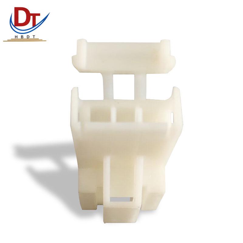 Automotive Wiring Harness Connector, 3-Pin Plug Housing, White Plastic Shell