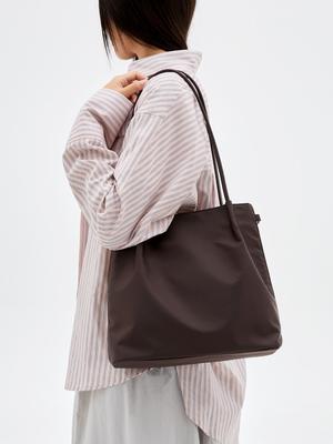 Shoopen Nylon Pintuck Medium Shoulder Bag (Hpabgfa05Q Re) Hpabcgav03
