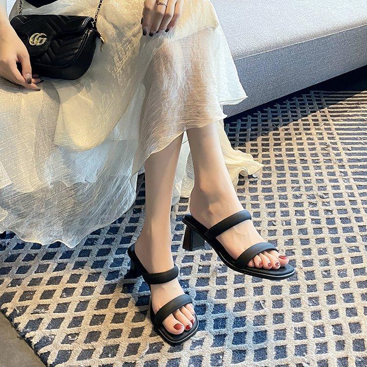 

thick heel with small cool slippers women s summer 2024 new outer wear French retro temperament high heels sandals 35 чёрный