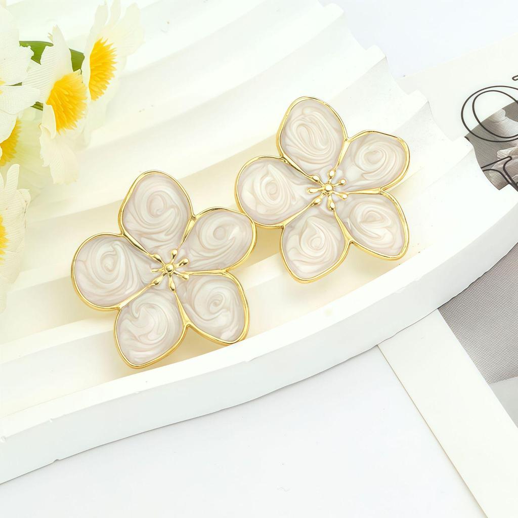 European Summer Stainless Steel Flower Stud Earrings - Stylish, Simple Design for Women
